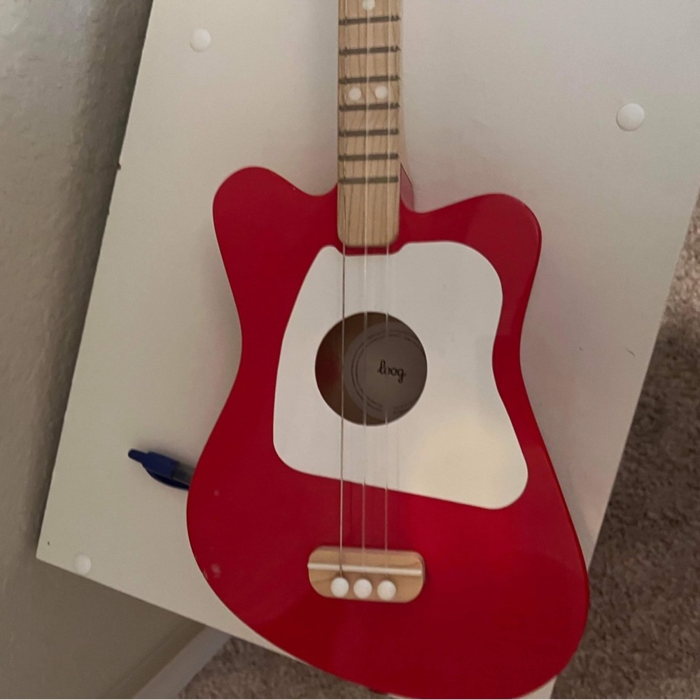 Kids Loog acoustic guitar